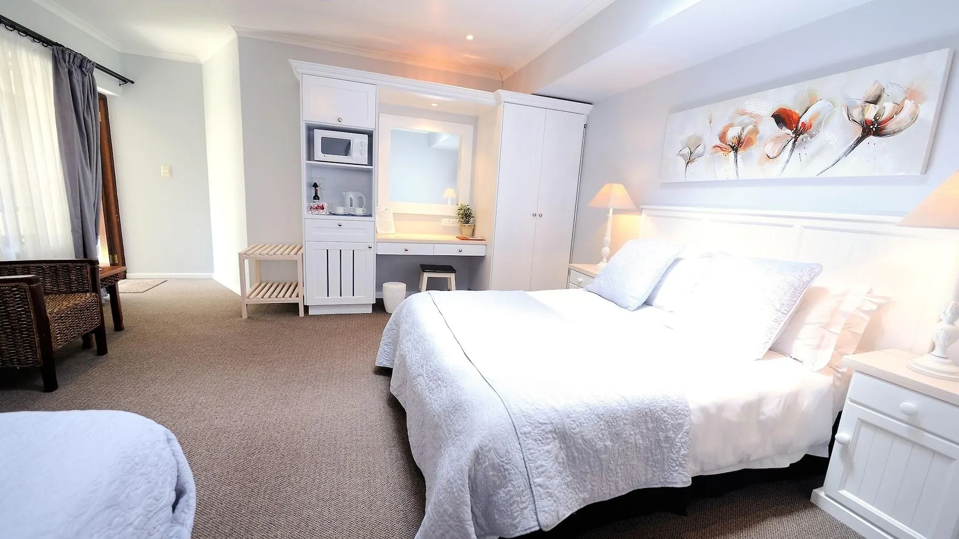 Bed & Breakfast Beachwalk Bed And Breakfast - #Solar Energy #No Loadshedding Port Elizabeth