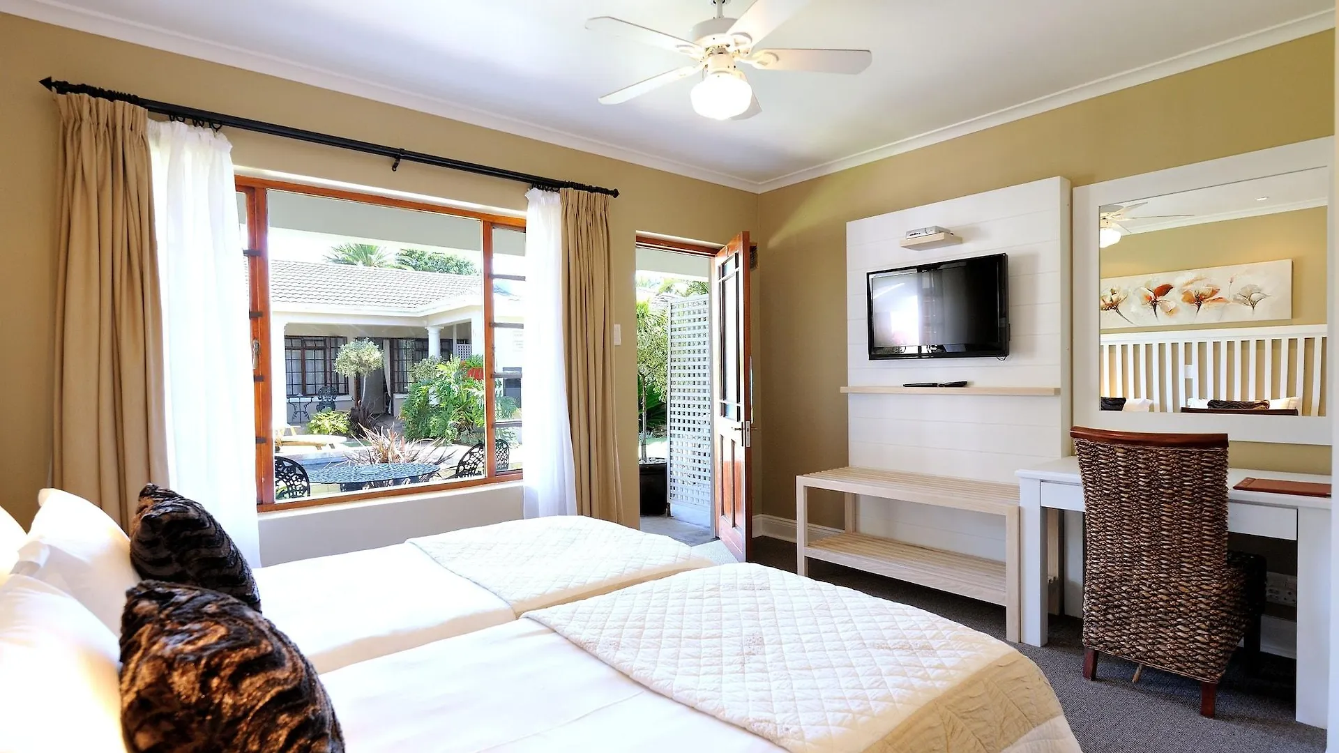 Beachwalk Bed And Breakfast - #Solar Energy #No Loadshedding Port Elizabeth