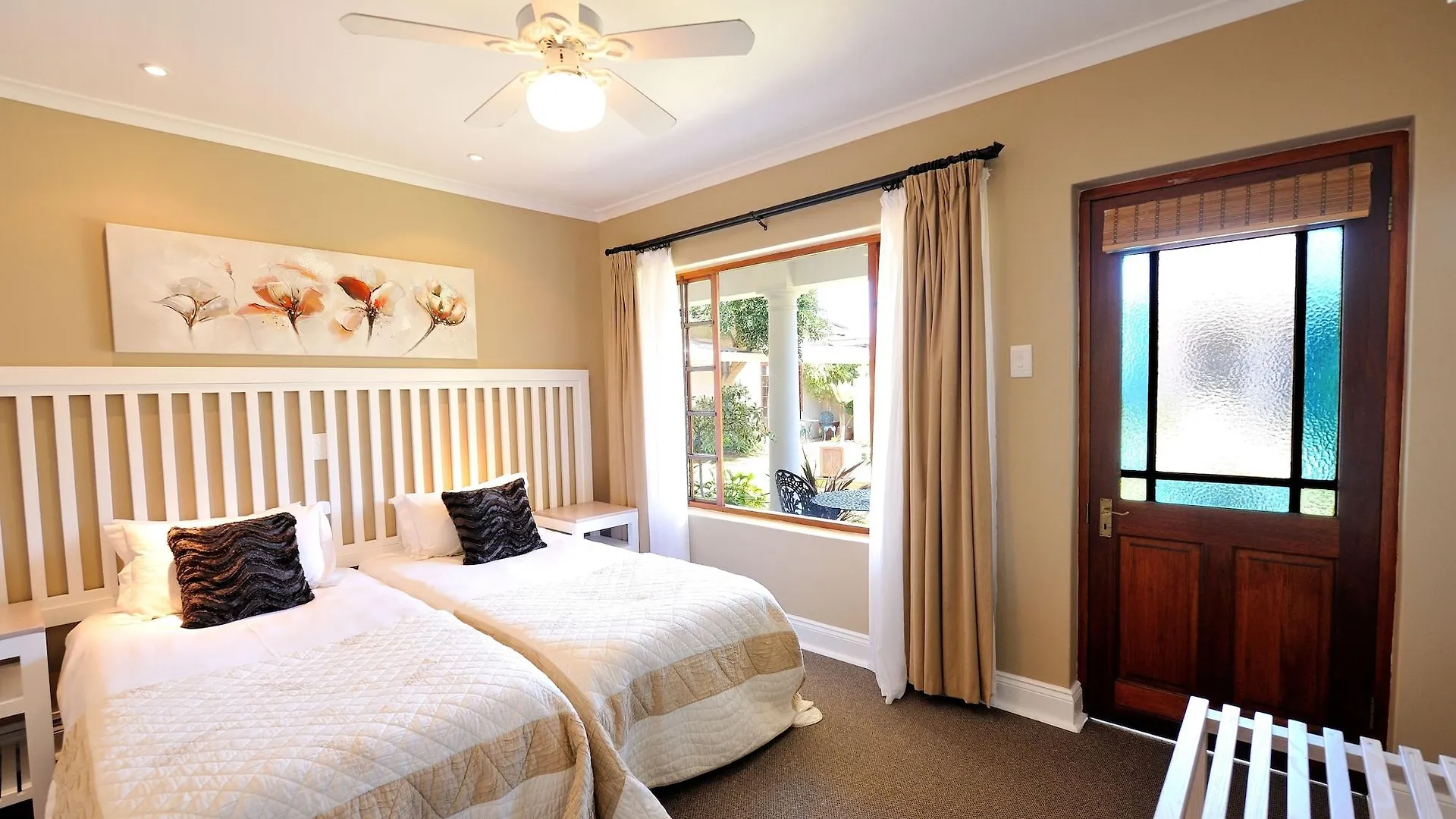 Beachwalk Bed And Breakfast - #Solar Energy #No Loadshedding Port Elizabeth 4*,