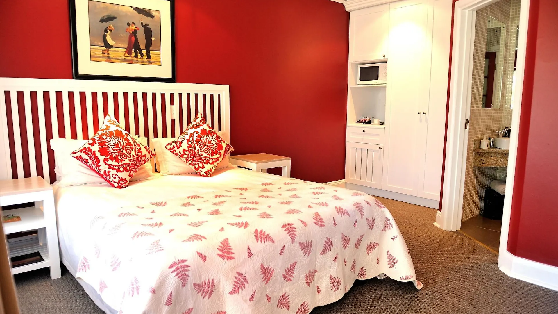 Beachwalk Bed And Breakfast - #Solar Energy #No Loadshedding Port Elizabeth Bed & Breakfast