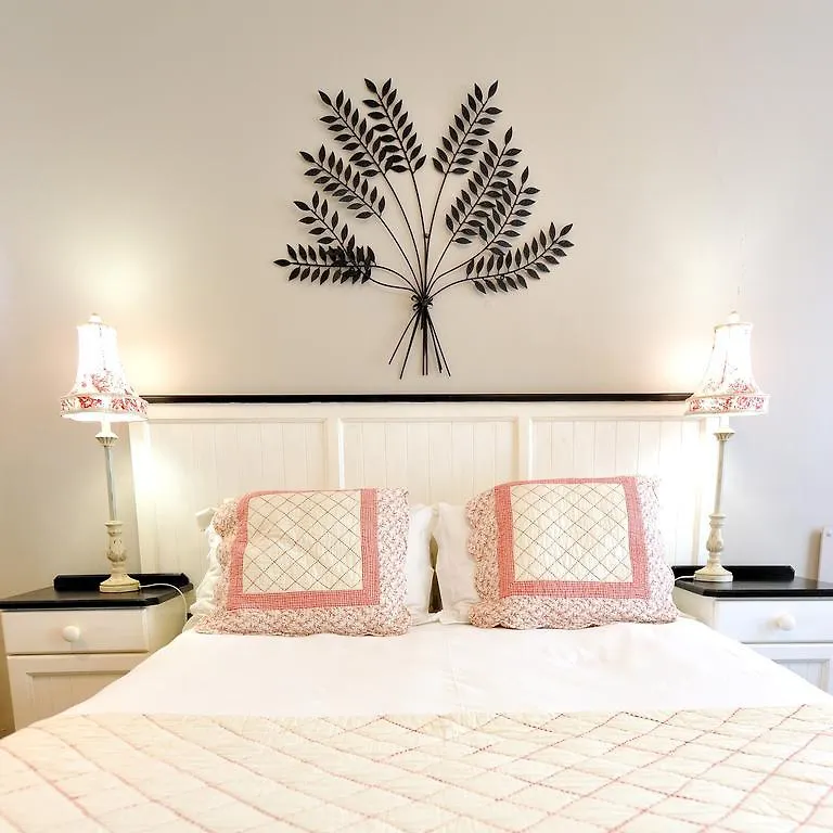Bed & Breakfast Beachwalk Bed And Breakfast - #Solar Energy #No Loadshedding Port Elizabeth