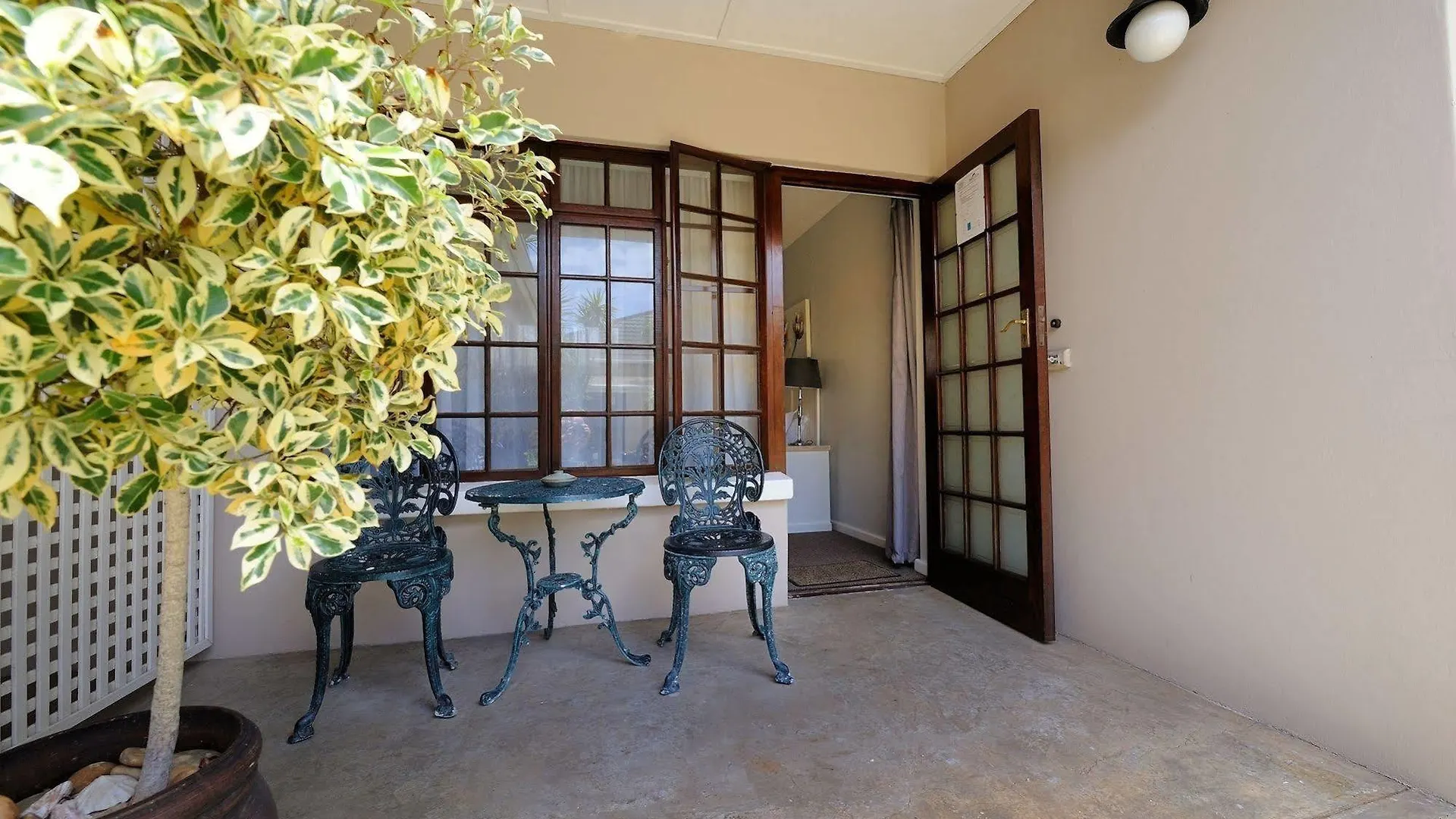 Beachwalk Bed And Breakfast - #Solar Energy #No Loadshedding Port Elizabeth Bed & Breakfast