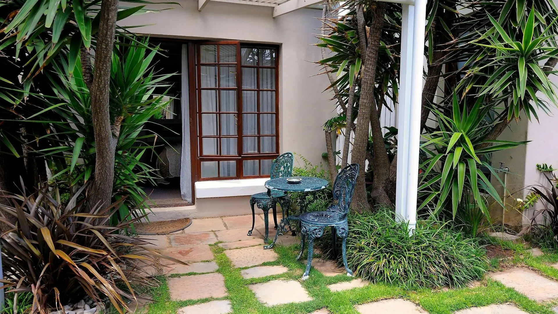 **** Bed & Breakfast Beachwalk Bed And Breakfast - #Solar Energy #No Loadshedding Port Elizabeth South Africa